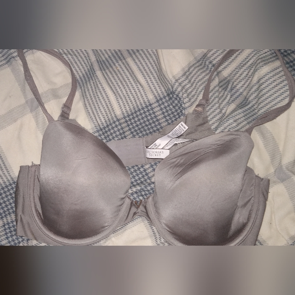 Victoria Secret Lined Demi 38C Bra